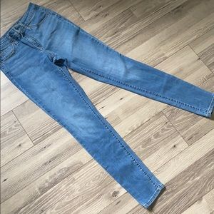 Skinny fit blue jean